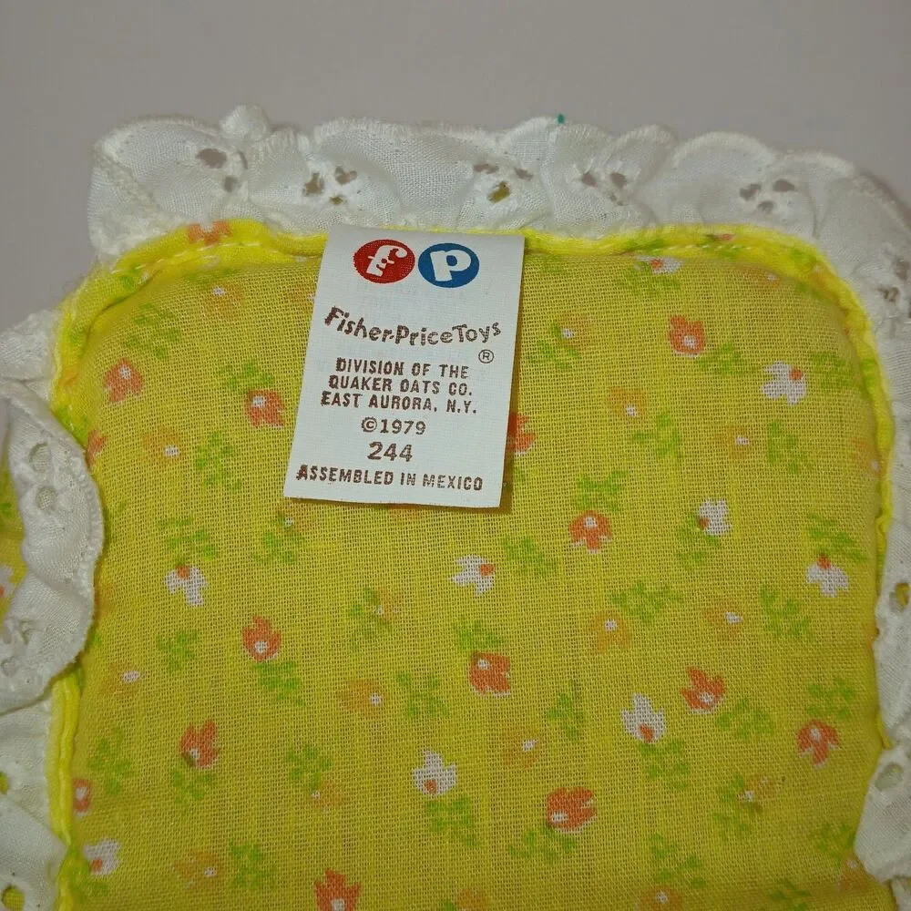 Vintage Fisher-Price Toy Bundle Up Baby #244 1979 in Crib Carrier w/ Blanket